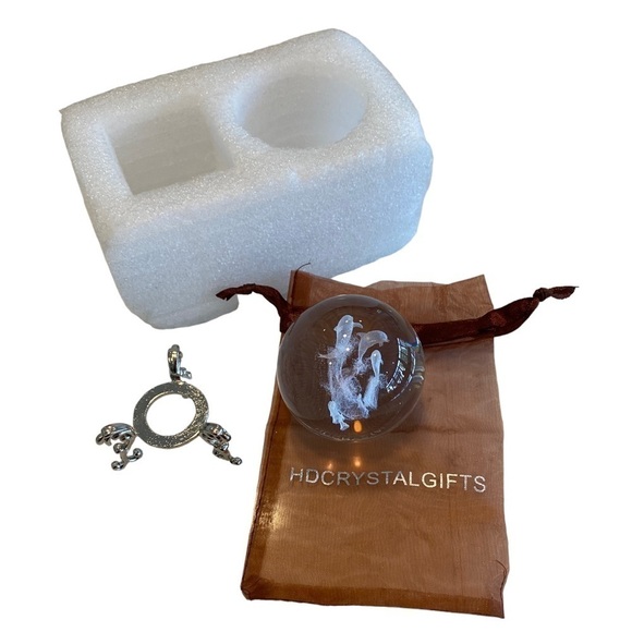 HDCRYSTALGIFTS 3D Crystal Decorative Ball Laser Engraved Dolphin Paperweight - Picture 12 of 14